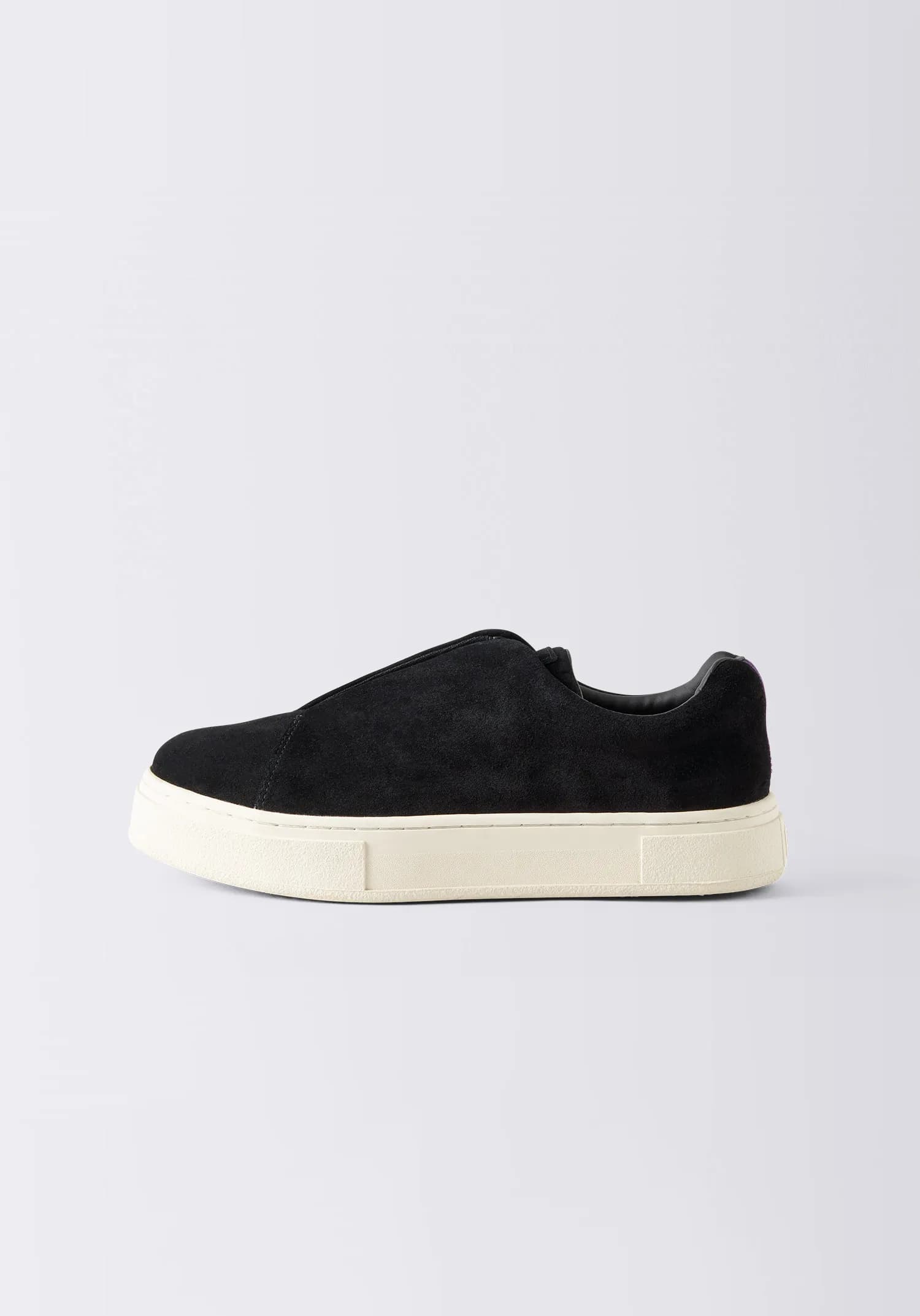 Black suede 2025 slip on sneakers